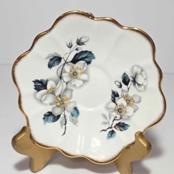 Rosina Teacup and Saucer White Flowers Vintage - Picture 6 of 9